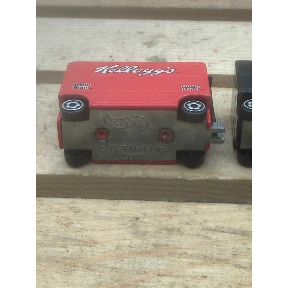 Vintage 1997 Hot Wheels Mattel NASCAR Pit Crew Tool Boxes Carts - Lot of 3 - Picture 6 of 10